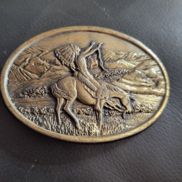 1970'S VINTAGE NATIVE AMERICAN END OF TRAIL BRASS BELT BUCKLE - Picture 1 of 4